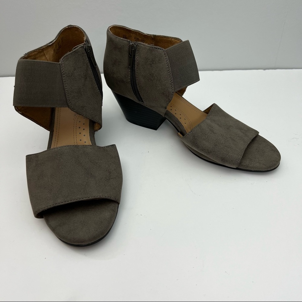 Natural Soul Suede Heels Wide Width